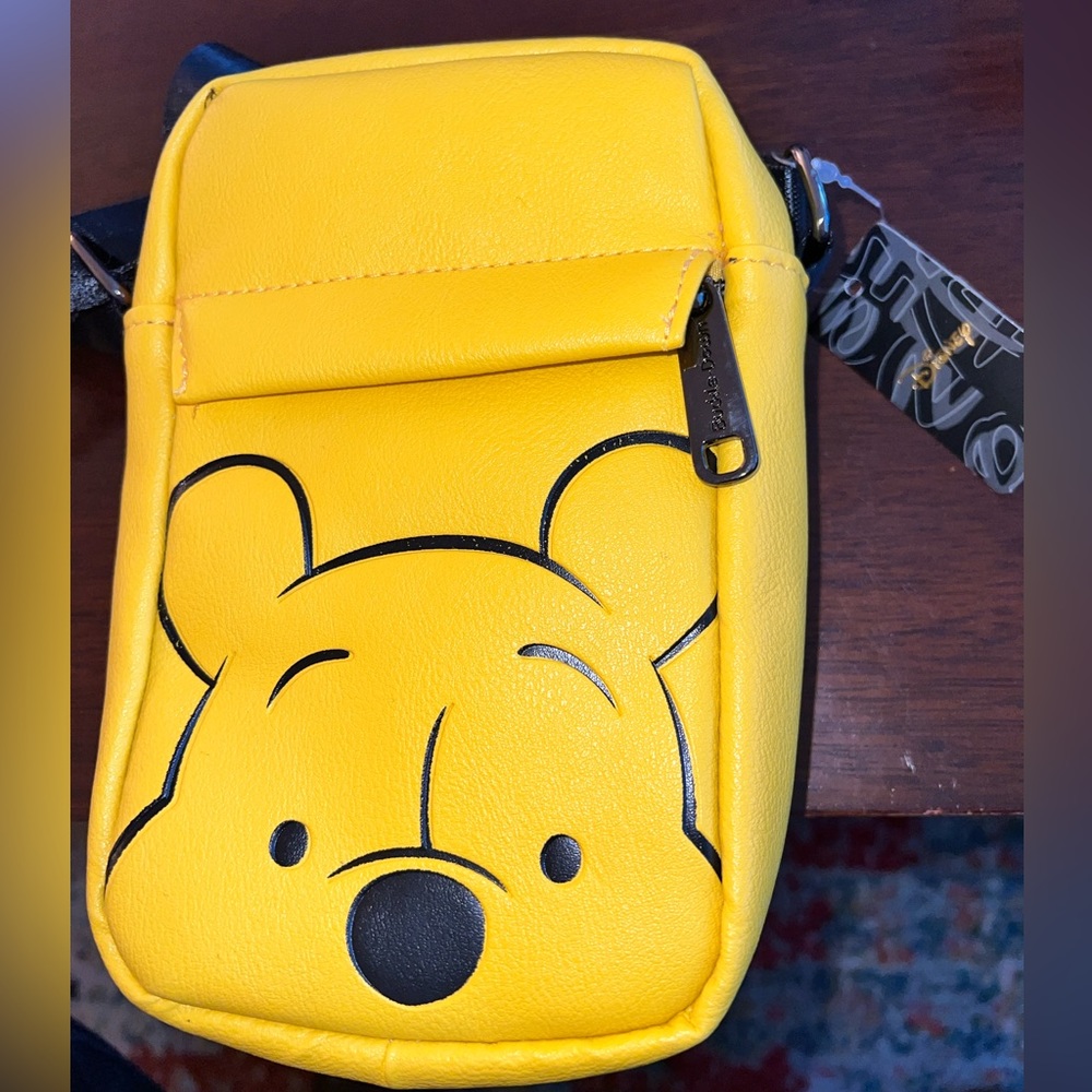 Winnie the Pooh new with tags Buckle Down Disney crossbody purse sling bag NICE